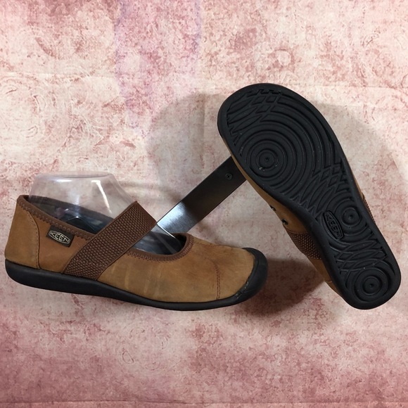 Keen Shoes - Keen Sienna Wmns Sz 7.5 Leather Mary Janes s289